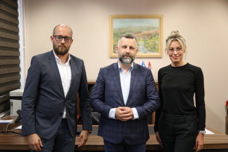 Marko Matić predsednik UO fondacije sa leve strane