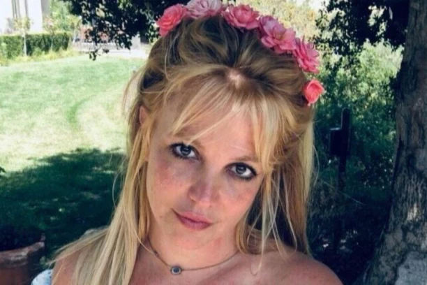 SUZE ZBOG BRITNI SPIRS! Oglasili se sinovi čuvene pevačice, njihove reči dirnule su u srca fanove širom sveta! (FOTO)