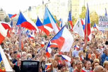 ČESI SE DIGLI PROTIV EU I NATO! Traže vojnu neutralnost i gas od Rusije! 100.000 LJUDI NA PROTESTU U PRAGU! (VIDEO)