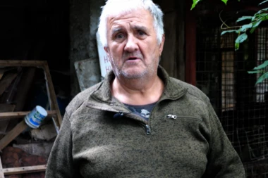 BOSANAC VEĆ 17 GODINA U TROŠNOJ KOLIBI ŽIVI SA DVA MEDVEDA! Na njih potrošio 150.000 maraka! PATI SE DA BI NJIMA UDOVOLJIO! (VIDEO)