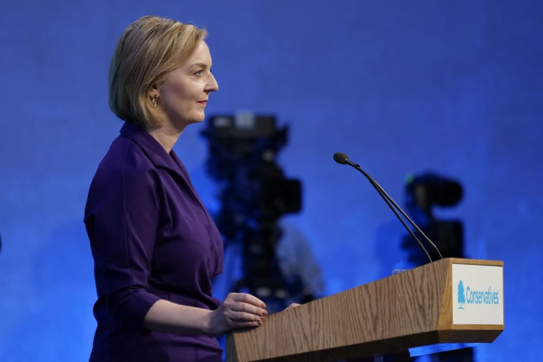 NIJE BILA PREMIJERKA NI DVA MESECA: Liz Tras će do kraja života dobijati OVOLIKO para godišnje!