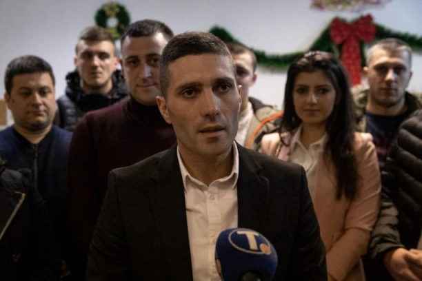 TERZIĆ RASKRINKAO MIHAILOVIĆA: POKS prihvata poziv samo kada zovu iz stranih ambasada