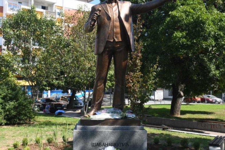 Spomenik Šabanu Šauliću u Šapcu