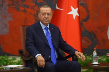 ERDOGANU POZLILO TOKOM INTERVJUA: Lice mu je izgledalo umorno, a onda je izgovorio samo ove reči (VIDEO)