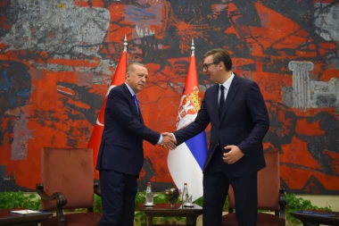 VUČIĆ I ERDOGAN RAZGOVARALI! U prvom planu nastavak dijaloga sa Prištinom i razorni zemljotres u Turskoj!