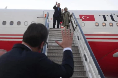 DO SKOROG VIĐENJA, DRAGI PRIJATELJU! Vučić ispratio Erdogana! (VIDEO)