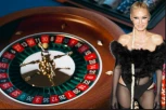 Nataša Bekvalac se NAVUKLA na POKER APARATE! Pevačica sav HONORAR pukla na KOCKU! (FOTO)
