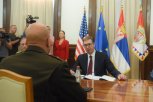 VUČIĆ SA KOMANDANTOM NACIONALNE GARDE OHAJA! Predsednik odlikovao generala-majora Džona Harisa: Dokazao je da je prijatelj Srbije! (VIDEO)