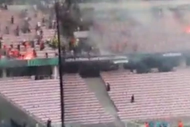 HAOS! Navijač pao sa tribina, drugi izboden nožem! Odložen meč Nice i Kelna, rivala Partizana u Ligi konferencija! (VIDEO)