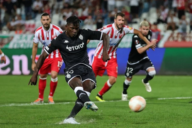 TRAGIČAN PORAZ ZVEZDE: Monako iskoristio Srnićev poklon penal i odneo bodove sa Marakane! (VIDEO)