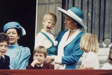 PRINCEZA DAJANA I KRALJICA ELIZABET II: Istina o odnosu dve najslavnije žene Velike Britanije (FOTO)