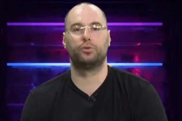 NIKAD VIĐENA FOTOGRAFIJA ZVEZDANA SLAVNIĆA IZ MLADOSTI: Isplivala šok slika, već se tada naslućivalo sve!