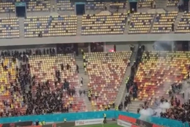 Opšti metež, navijači priredili nerede! Haos u Bukureštu tokom derbija Dinama i Steaue! (VIDEO)