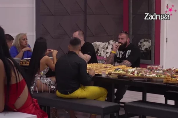 Kad vas Stanija bude DOČEPALA, leteće perje: Maja Marinković se bacila na Marka Markovića, odmah pokazala da je NJEN! (VIDEO)