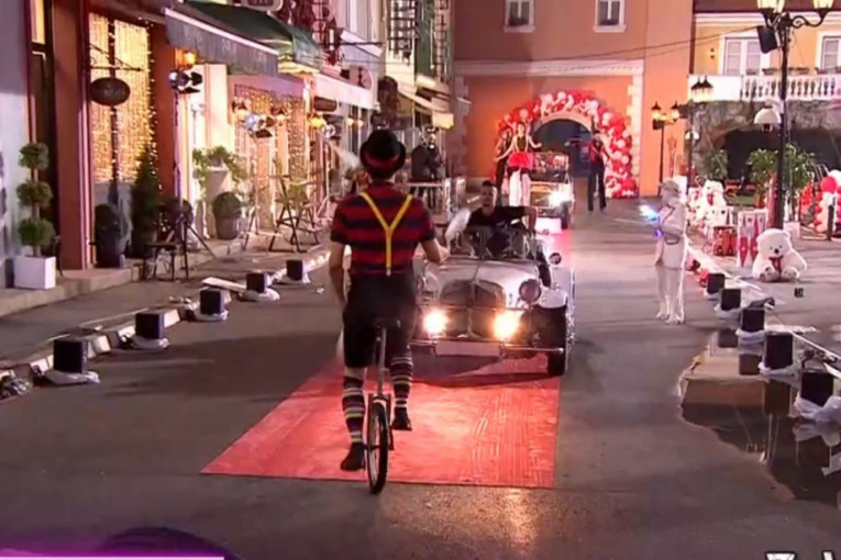 Treća grupa zadrugara ulazi u Belu kuću