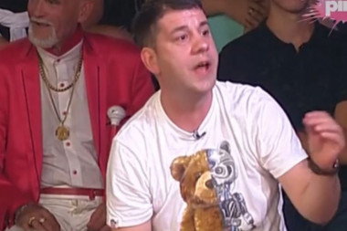Ivan Marinković dobija TUŽBU u Zadruzi? Intimno zlostavljao Pinkovu zvezdu, pevačica napravila HAOS u Beloj kući! (VIDEO)