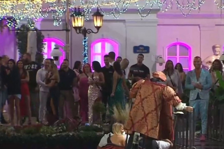 Peta grupa zadrugara useljava se u Bel‚u kuću