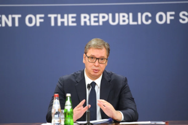 VUČIĆ: Svakome ko smanji račun za struju, država daje DODATNI POPUST! MUP će doneti odluku o Evroprajdu 96 sati pre početka! (VIDEO)