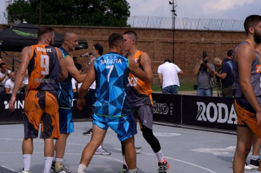 U ZATVORU ODRŽAN ISTORIJSKI TURNIR! Basket 3x3 se igrao u Zabeli! (VIDEO/FOTO GALERIJA)