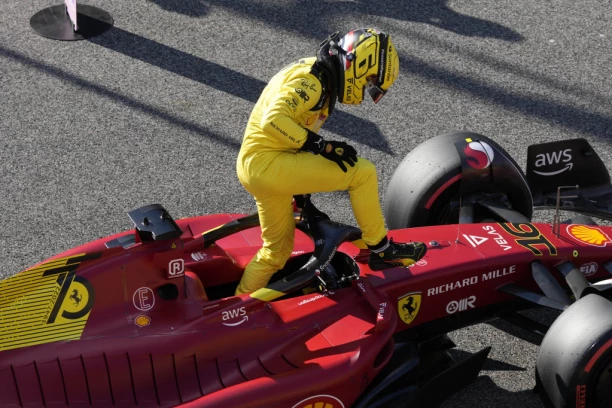 TIFOZI U TRANSU: Ferari na pol-poziciji u Monci!