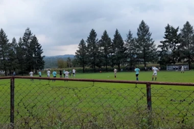 SPEKTAKL U POČEKOVINI: Poljoprivrednik brojao do ČETIRI!