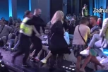 HAOS U ZADRUZI! Jelenu Golubović i Uroša Ćertića RAZDVAJALO OBEZBEĐENJE, pljuštale brutalne uvrede i PSOVKE!
