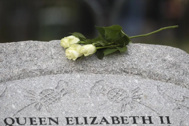 POSLEDNJE PUTOVANJE KRALJICE ELIZABETE DRUGE: Ovo je RUTA kojom će kovčeg ići od Balmorala do Londona