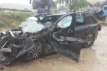 OVO JE BMW SMRTI: Jeziva fotografija SMRSKANOG vozila ledi krv u žilama (FOTO)