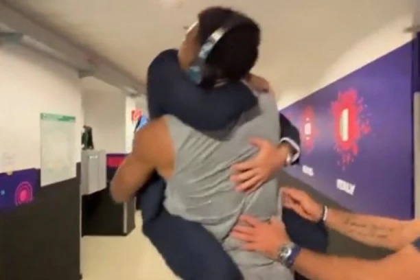 ŠTA URADI ČOVEČE? Iznenađujući potez selektora Azura nakon trijumfa nad Srbijom! (VIDEO)