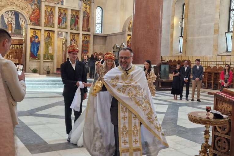 Đorđe Đoković i Saška Veselinov u crkvi