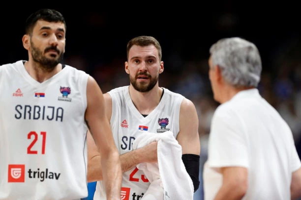ANONIMUS NAS IZBACIO SA EUROBASKETA! Proslavljeni reprezentativac osuo RAFALNU PALJBU po "Orlovima" - Srbija je ZA KOPLJE bolja od Italije, ušla nam je VODA U UŠI!
