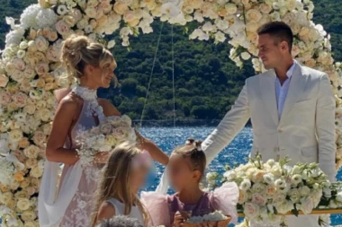 DA SAM ZNALA DA ĆE BITI TAKO, DRUGAČIJE BIH POSTUPILA: Pevačica koja je bila kod Đokovića na svadbi razvezala jezik!