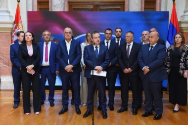 DONETA ODLUKA: Pet ministarstava za koaliciju oko SPS!