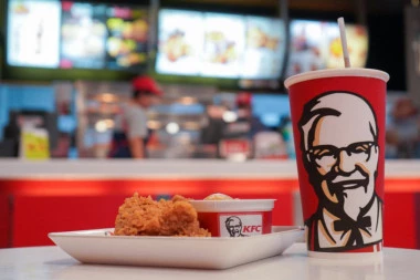 OTKRIVEN TAJNI KFC SASTOJAK! Ljudi u šoku: Pa ovo je otrov, nije ni čudo što je piletina tako ukusna!