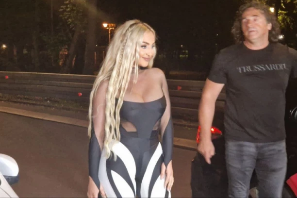 MAJA BEROVIĆ POKAZALA BRUTALNU LINIJU 7 MESECI NAKON POROĐAJA! Pevačica spremna za SPEKTAKL u Beogradu, o njenom izgledu SVI PRIČAJU! (FOTO)