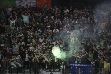 HAOS U SELTIKU PRED MEČ SA ZVEZDOM: Navijači napali upravu - veliki skandal na meču u Škotskoj! (VIDEO)