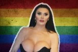 "Mene bi bilo sramota, balonjara" Transrodnu pevačicu Elektru Elit na dan Prajda napala koleginica, javno je IZVREĐALA! (FOTO)