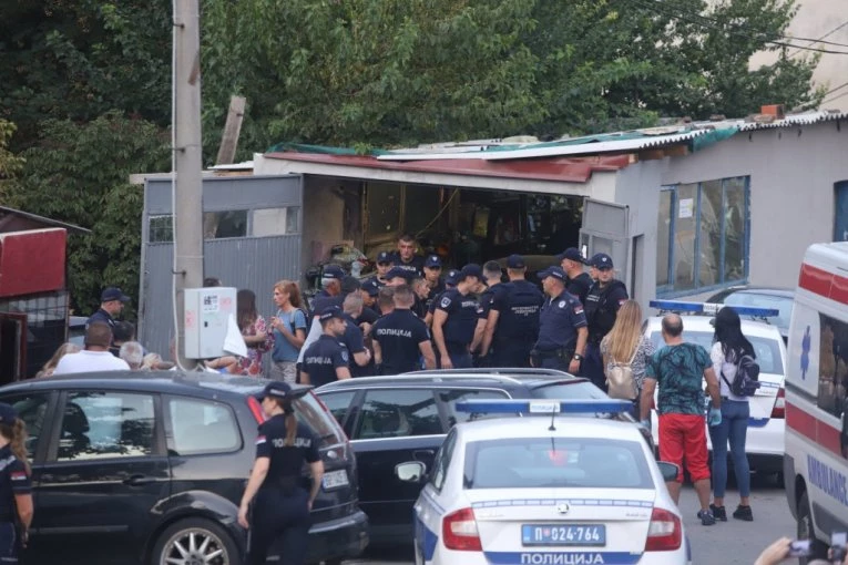 OPSADNO STANJE U OBRENOVCU! Sve vrvi od policije - U TOKU AKCIJA HAPŠENJA!