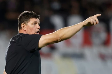 Kako nadomestiti njihovo odsustvo? Gordan Petrić nema dilemu - ovih 11 fudbalera kreće u večerašnju bitku!