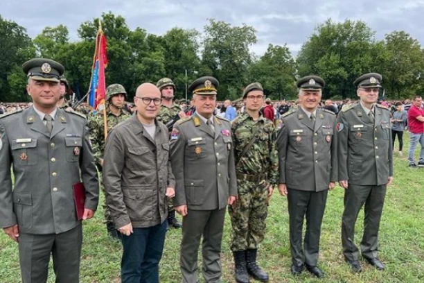 Sin gradonačelnika Miloša Vučevića DANAS POLAŽE ZAKLETVU U KASARNI U SOMBORU (FOTO)