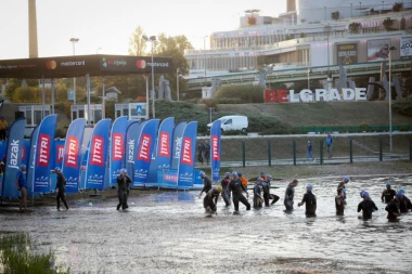Triatlonci marširaju Beogradom za svetske poene! (FOTO GALERIJA)