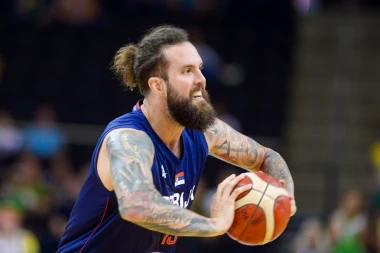 BOMBA NA MALOM KALEMEGDANU: Raduljica POTPISAO za Zvezdu!