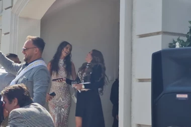 Bogdana Ražnatović otkrila za Republiku kako se oseća, sija na sestrinoj svadbi! (VIDEO)