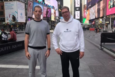 VUČIĆ U TRENERCI NA TAJMS SKVERU: Brifing sa Markom Đurićem pred važne sastanke u Njujorku