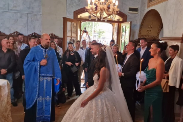 Rodićka konačno rekla ''DA'' Šijanu! Bojana i Mirko se zavetovali na VEČNU LJUBAV! (FOTO, VIDEO)