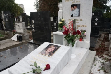 ZNAČENJE IKONE NA GROBU MARINE TUCAKOVIĆ NATERAĆE VAM SUZE NA OČI: Imala je poslednju želju, ONI su joj je ispunili!