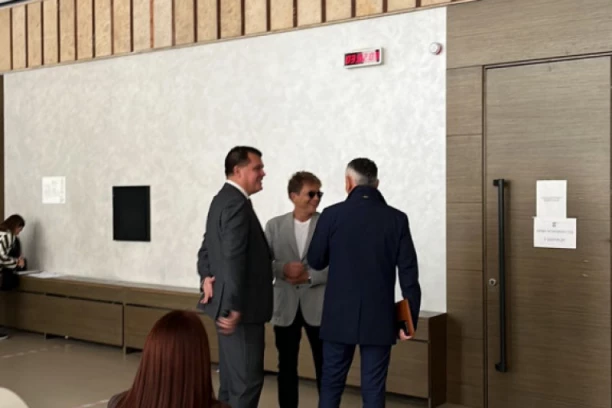 BJELOGRLIĆ STIŽE NA SUĐENJE PO TUŽBI ZA PREBIJANJE GAGE ANTONIJEVIĆA (FOTO/VIDEO)