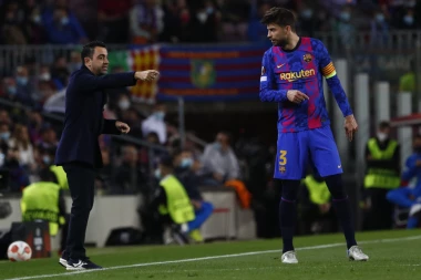 PIKE U NEMILOSTI ĆAVIJA! Legendarni štoper Barselone progovorio o PENZIJI (FOTO)