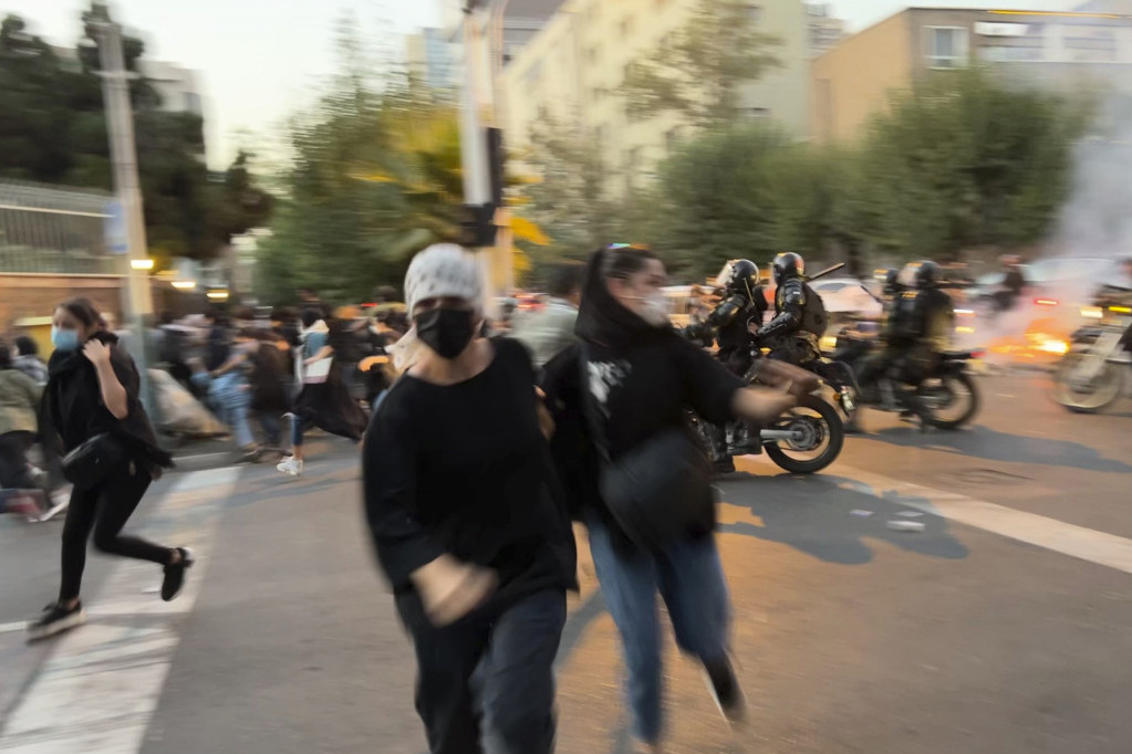 JEZIVI PODACI! Evo koliko je demonstranata POGUBLJENO u Iranu od januara