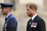 PREOKRET U KRALJEVSKOJ PORODICI?! Posle saznanja da kralj Čarls ima rak, Hari povukao OVAJ potez - odmah seo na let za Veliku Britaniju!